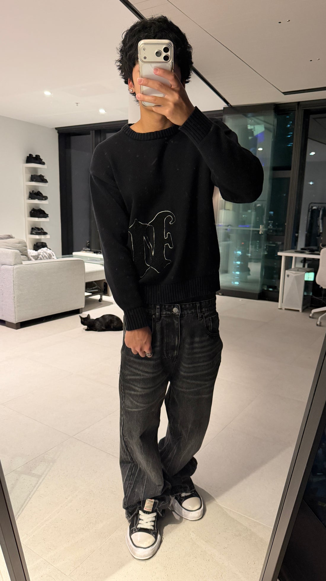 W-LOGO SWEATER BLACK